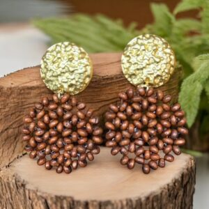 Boucles d'oreilles en disque doré et cercle de perles boisées Éclat Boisé