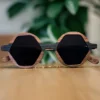Lunettes de Soleil Hexagonales en Bois – Monture Géométrique Bicolore Artisanale – Style Avant-Garde & Naturel – Fait Main, Design Unique3 Lunettes de Soleil
