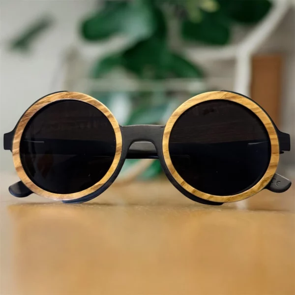 Lunettes de Soleil Rondes en Bois de Zèbre – Monture Bicolore Artisanale – Style Minimaliste & Design Organique – Fait Main, Ultra Légères3 Lunettes de Soleil Rondes en Bois