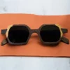 Lunettes de Soleil Carrées en Bois Bicolore – Monture Graphique Artisanale – Design Contemporain & Naturel – Fait Main, Ultra Légères4 Lunettes de Soleil Carrées en Bois