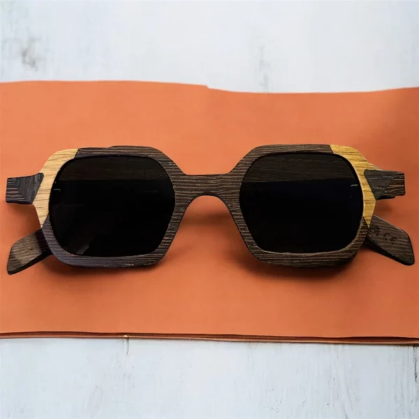 Lunettes de Soleil Carrées en Bois Bicolore – Monture Graphique Artisanale – Design Contemporain & Naturel – Fait Main, Ultra Légères4 Lunettes de Soleil Carrées en Bois